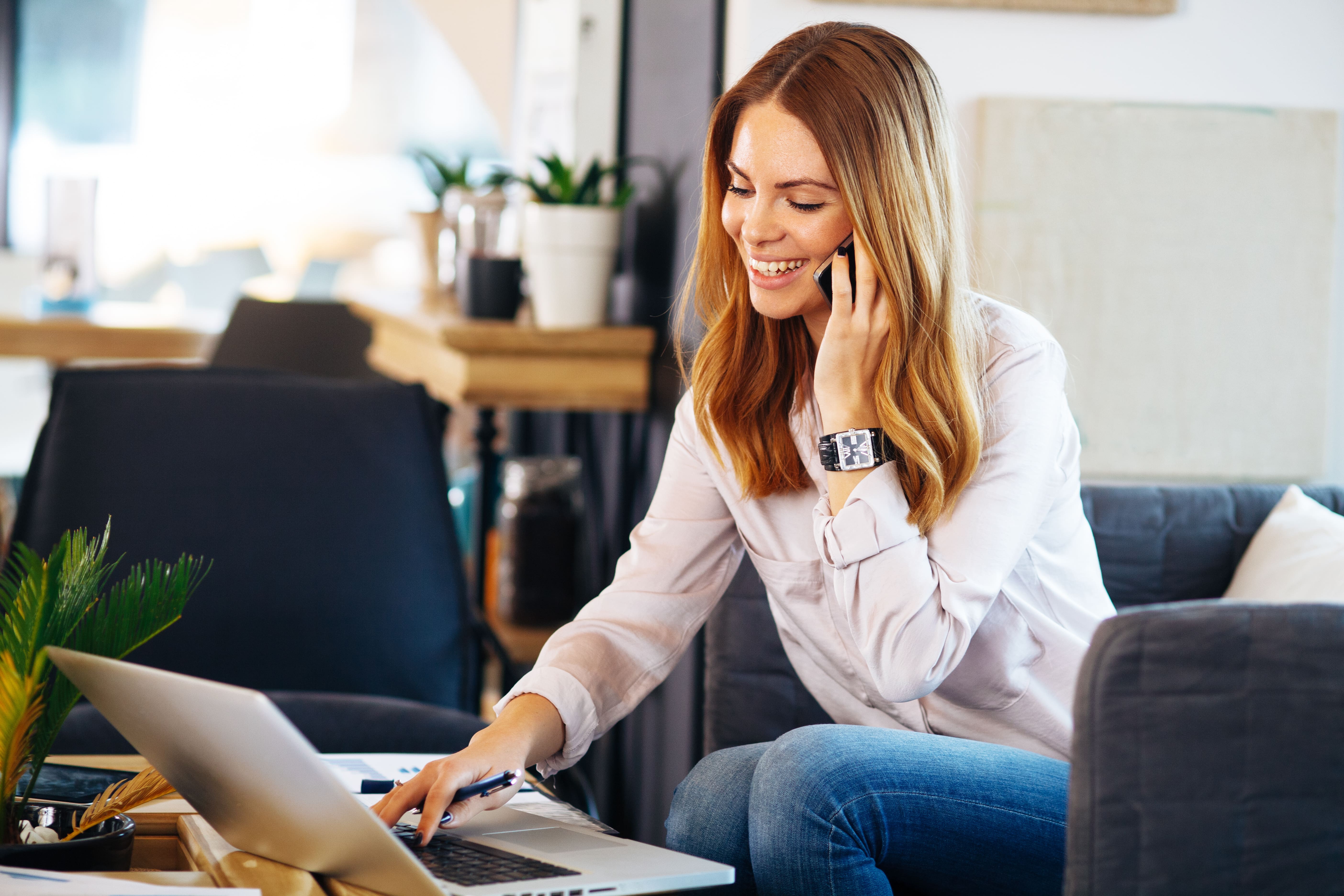 woman-with-laptop