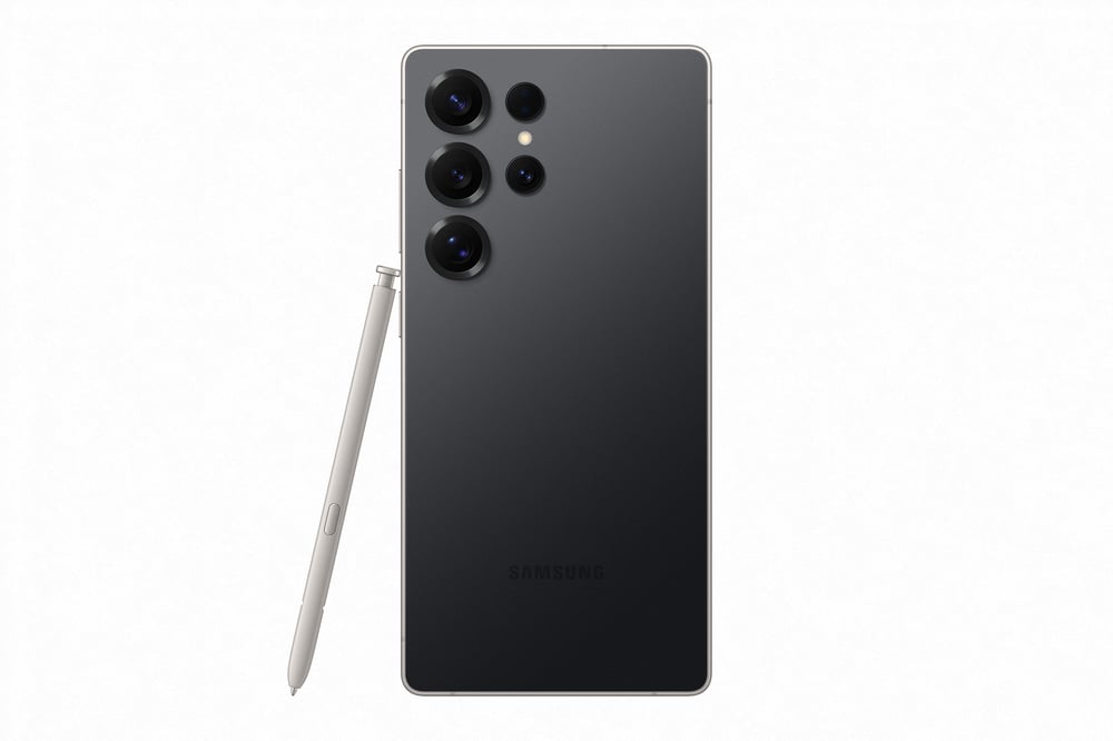 Galaxy S25 Ultra Back with S Pen_0