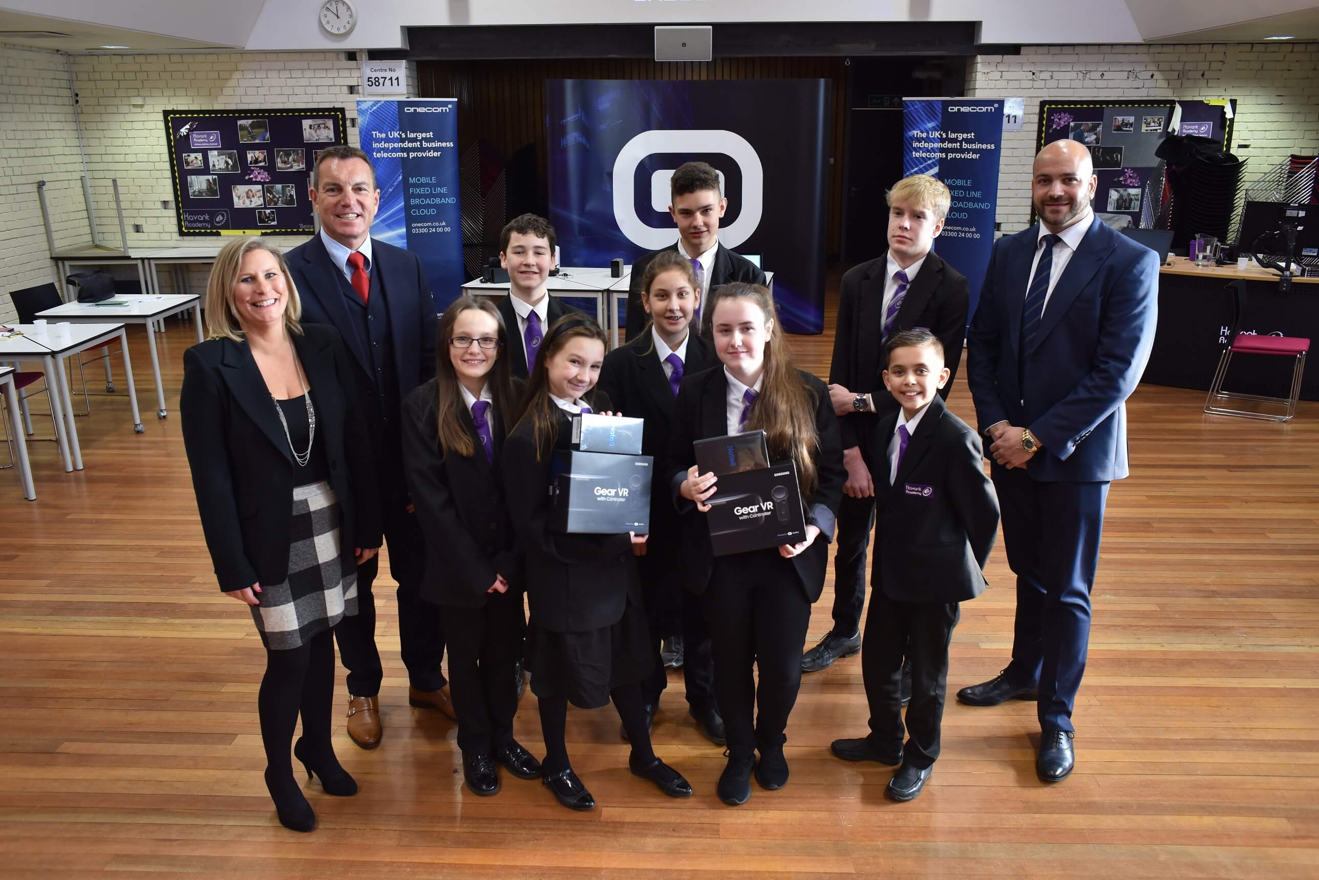 Winning pupils wow Onecom entrepreneurs at Dragons’ Den finale