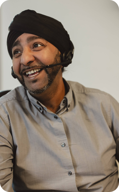 Onecom employee with headset